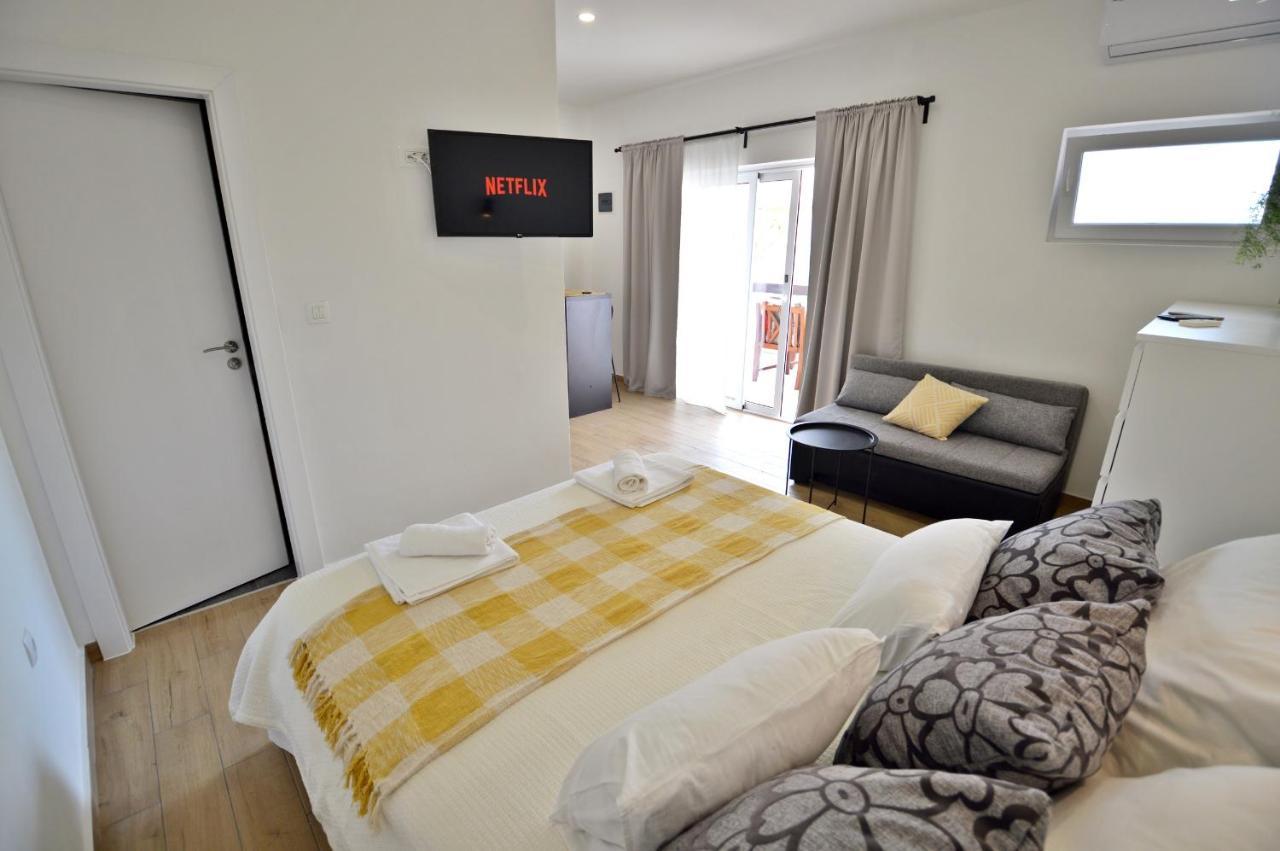 Marija Apartment Betina  Ngoại thất bức ảnh