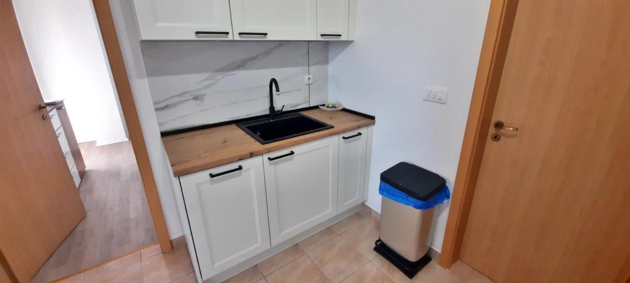 Marija Apartment Betina  Ngoại thất bức ảnh