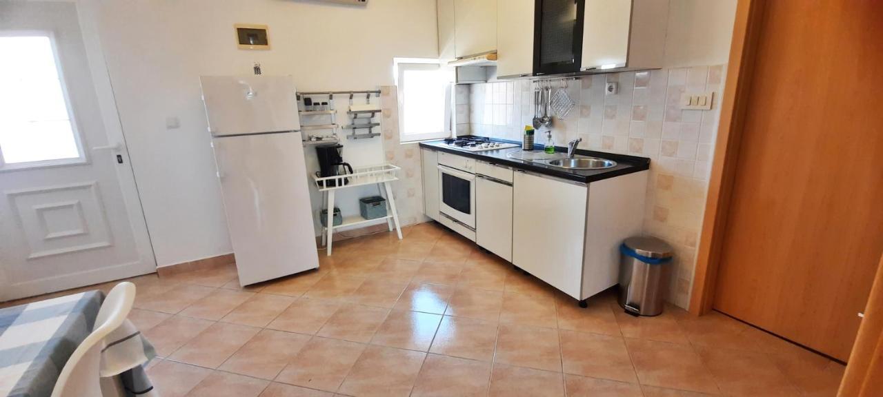 Marija Apartment Betina  Ngoại thất bức ảnh