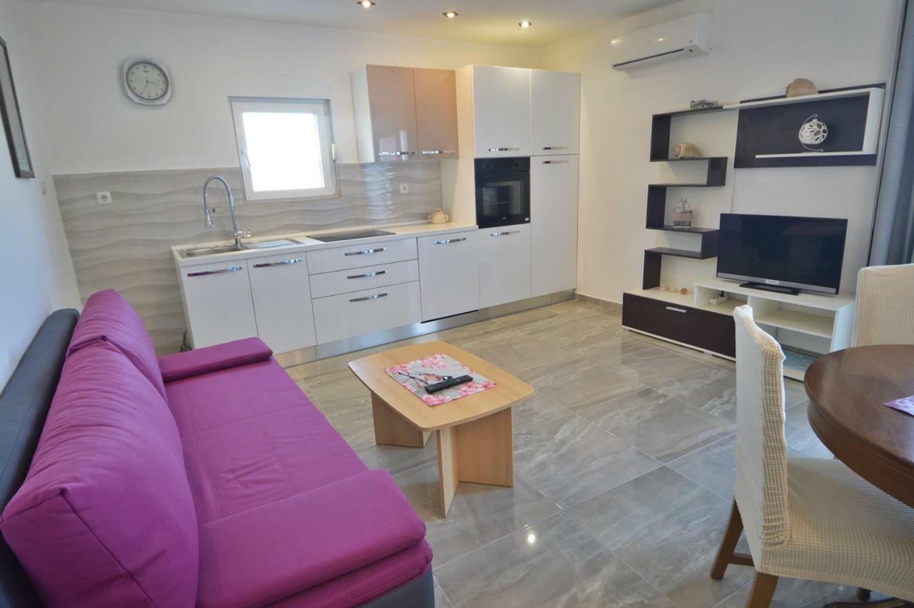 Marija Apartment Betina  Ngoại thất bức ảnh